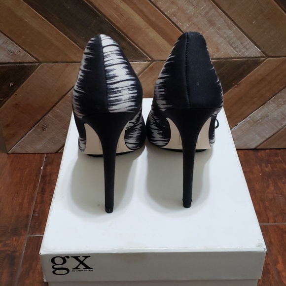 GX By Gwen Stefani Black and White Pumps Size 9 - Picture 4 of 7